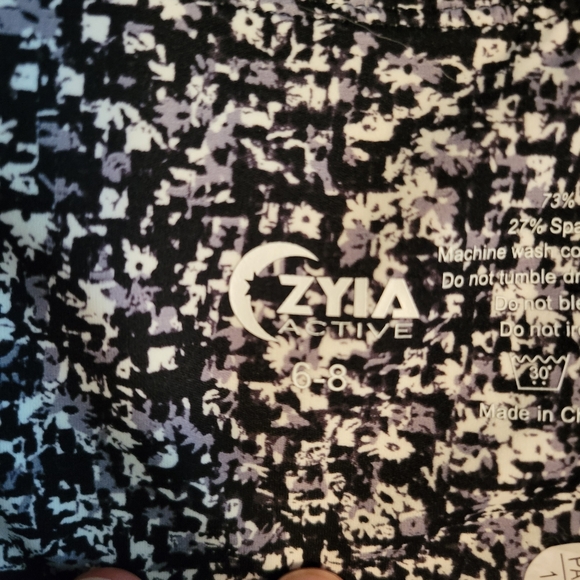 ZYIA black mosaic soft n Snug leggings - Picture 6 of 6